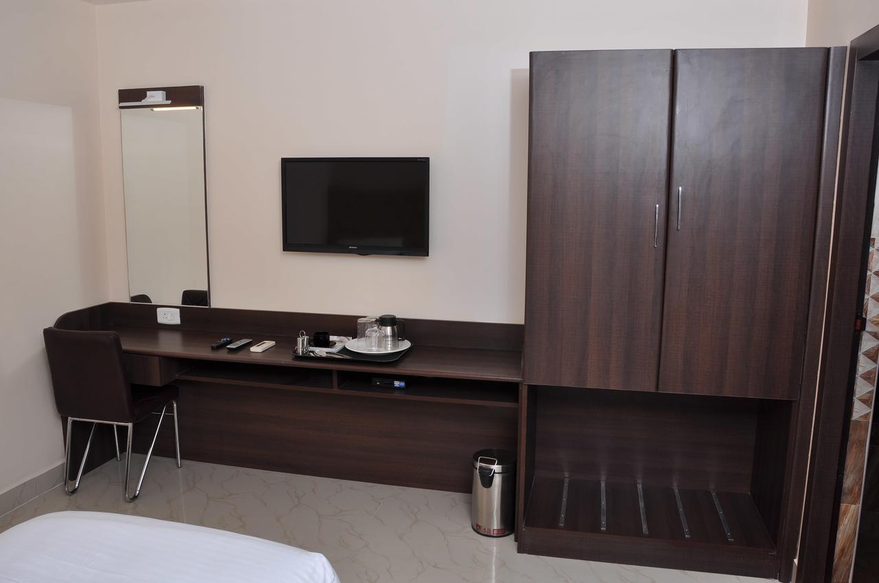 Almas Inn Hotels & Resorts Chennai Exterior photo
